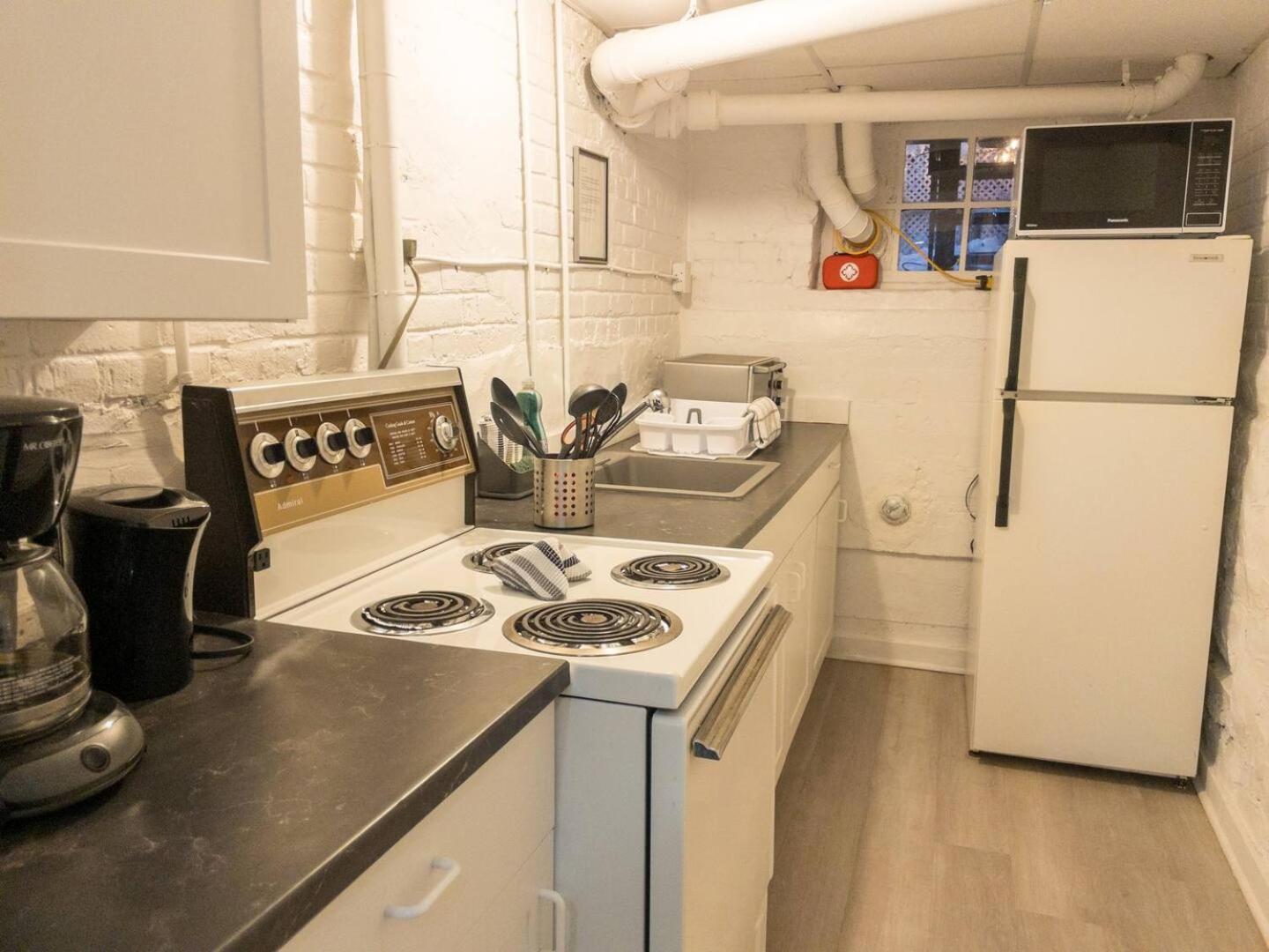 Heart Of Mtr For Memerable Experiance 2 Backyard 7Minmetro Fully Renovated & Equipped Montréal Eksteriør billede